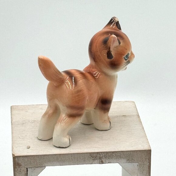 Vtg orange tabby statue standing kitten Cat Figurine Blue Eyes Japan - Picture 6 of 14